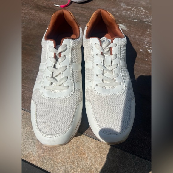 Banana republic, ladies, cream sneaker, size 9, excellent condition - Picture 10 of 16